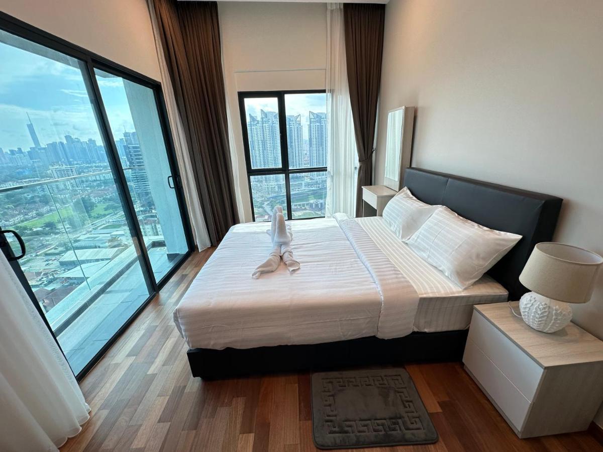 Reizz Residence By Leo Suites Kuala Lumpur Exterior photo